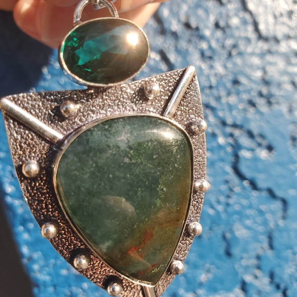 New Indian Moss Agate and Chrome Diopside Silver Pendant. - Picture 5 of 16